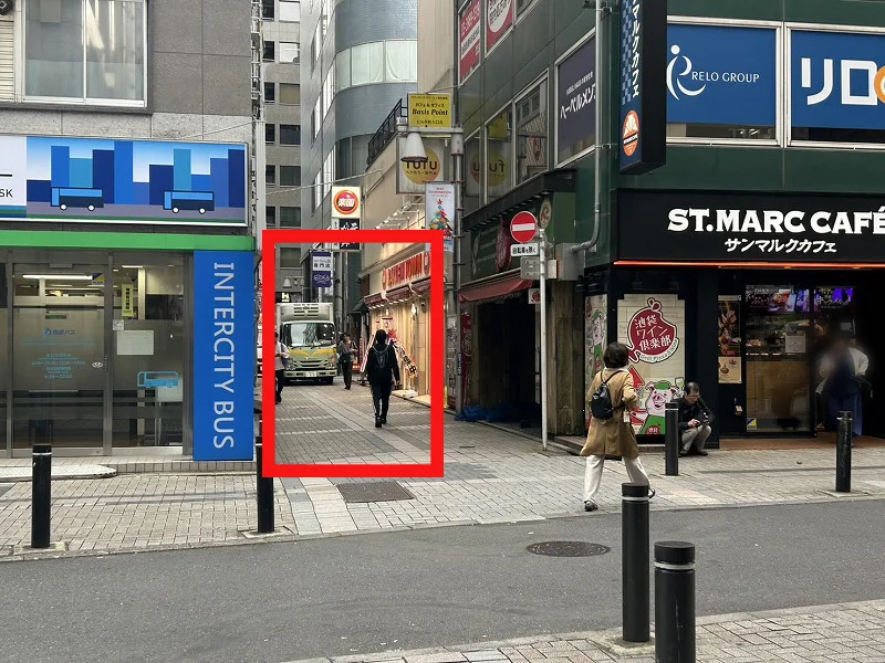 店舗周辺の目印となる看板